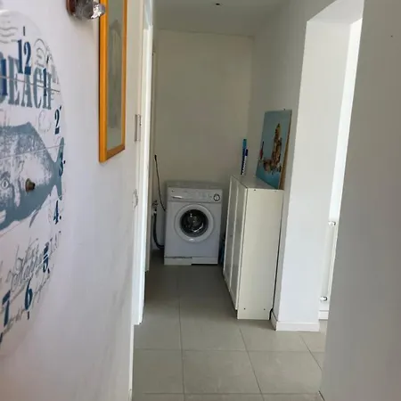 Ocean View Flat With Wi-fi, Ac And Elevator To Town Appartement