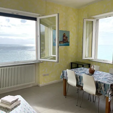 Lägenhet Ocean View Flat With Wi-fi, Ac And Elevator To Town Levanto