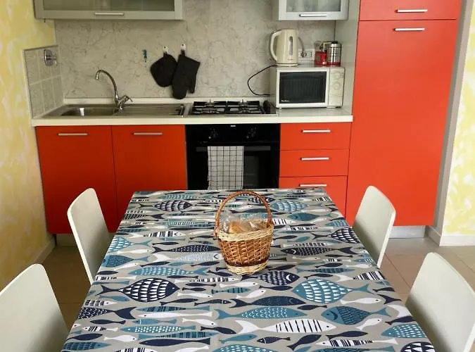 Ocean View Flat With Wi-fi, Ac And Elevator To Town 아파트 *